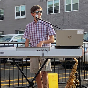 Meet your Posher, Robert janz